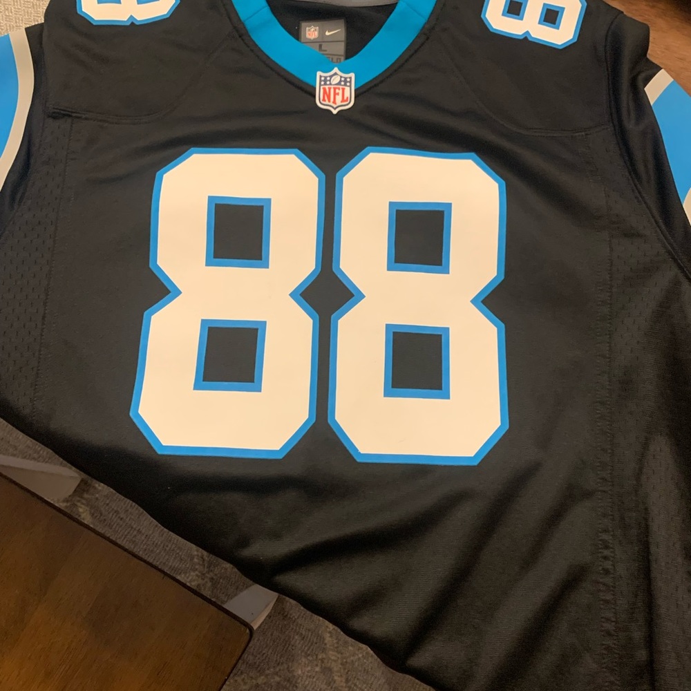 Nike Carolina Panthers Greg Olsen Jersey. Size Large. Worn once